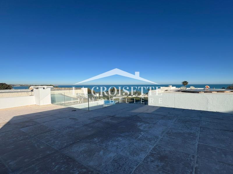 Villa S+3 avec piscine et vue sur mer à La Marsa